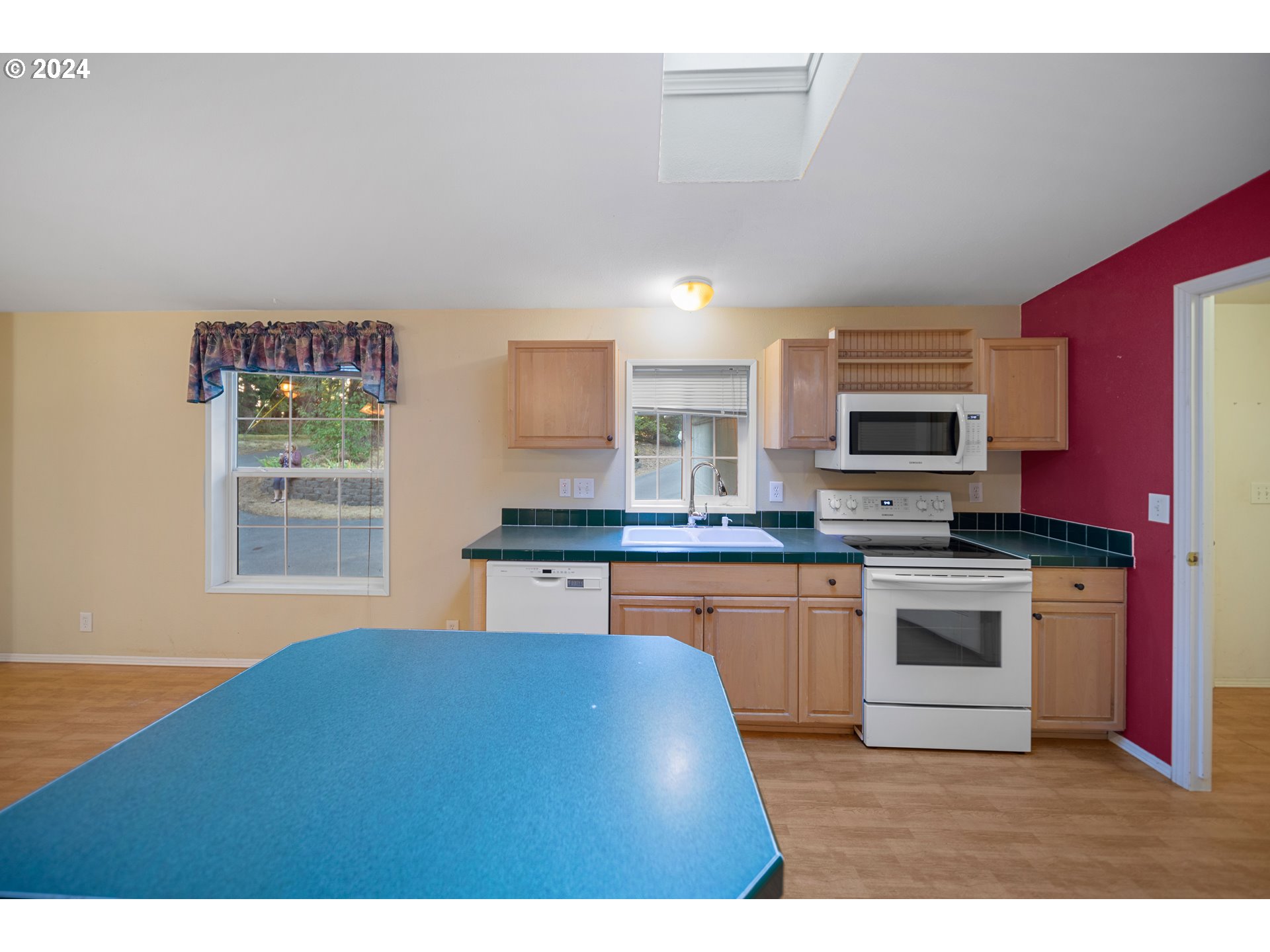 68339 Oceanic Road North Bend, OR 97459 - Photo 8 of 48 Kitchen