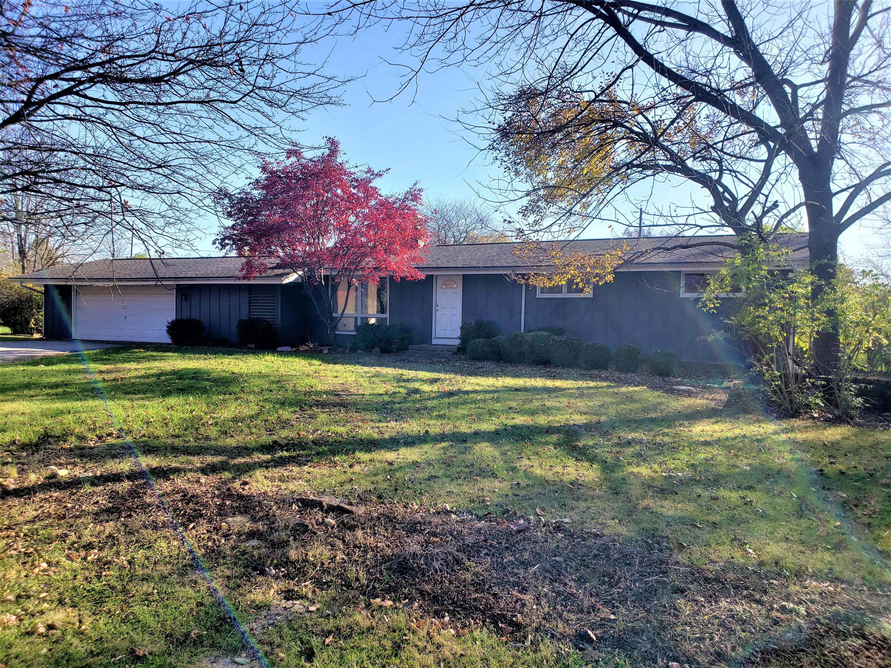 3849 West Henderson Road Columbus, OH 43220 - Photo 1 of 12