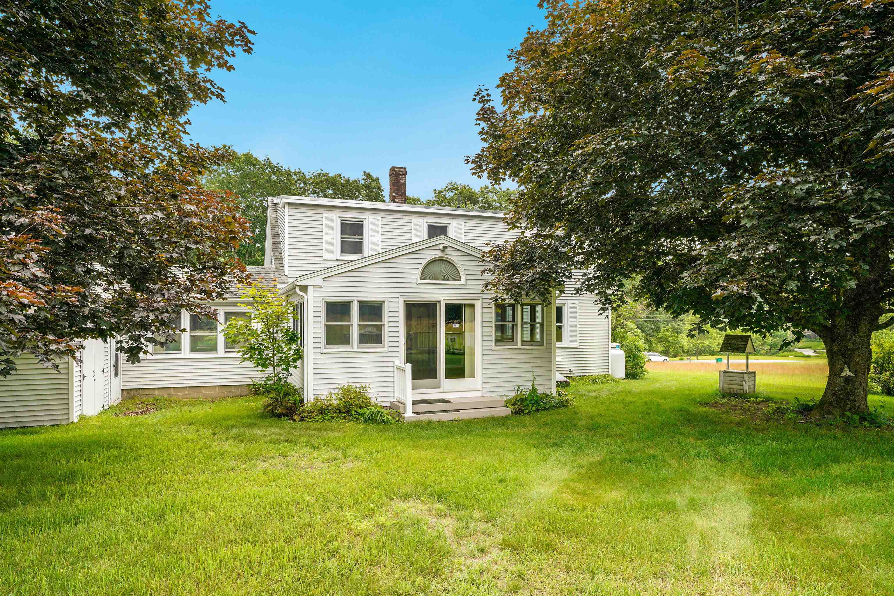495 Middle Road Brentwood, NH 03833 - Photo 3 of 52