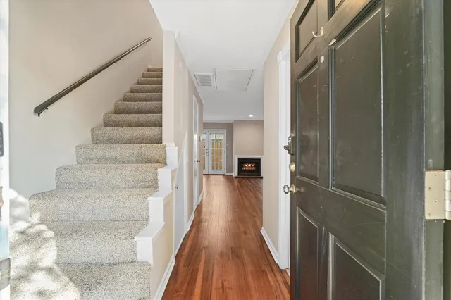 $2,500 | 4409 Travis Street, Unit L, Dallas, TX 75205