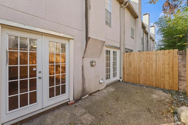 $2,500 | 4409 Travis Street, Unit L, Dallas, TX 75205