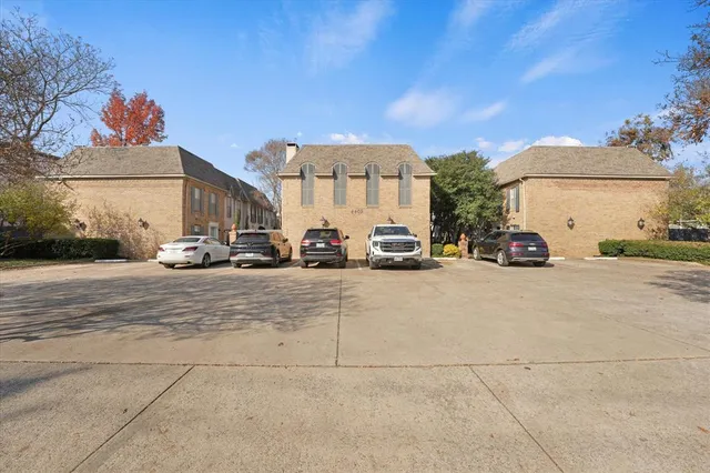 $2,500 | 4409 Travis Street, Unit L, Dallas, TX 75205
