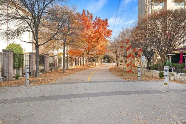 $2,500 | 4409 Travis Street, Unit L, Dallas, TX 75205