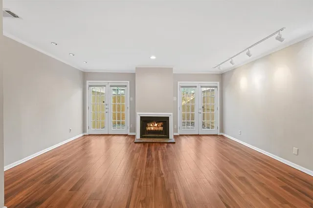 $2,500 | 4409 Travis Street, Unit L, Dallas, TX 75205