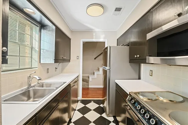 $2,500 | 4409 Travis Street, Unit L, Dallas, TX 75205