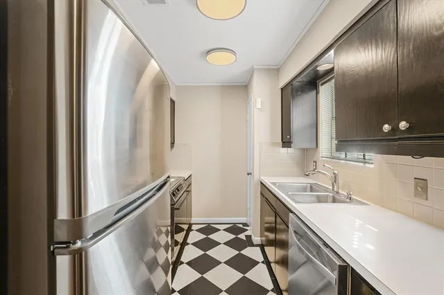 $2,500 | 4409 Travis Street, Unit L, Dallas, TX 75205