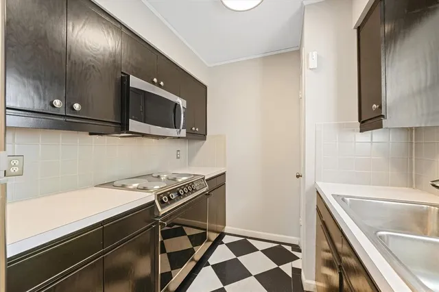 $2,500 | 4409 Travis Street, Unit L, Dallas, TX 75205