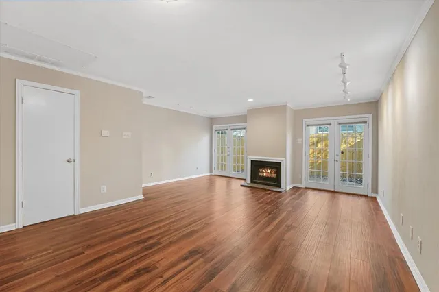 $2,500 | 4409 Travis Street, Unit L, Dallas, TX 75205