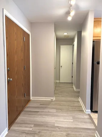 $184,500 | 6010 Oakwood Drive, Unit 1H, Lisle, IL 60532