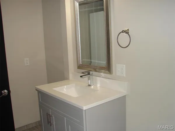 $1,250 | 333 South Kansas Street, Unit 101, Edwardsville, IL 62025
