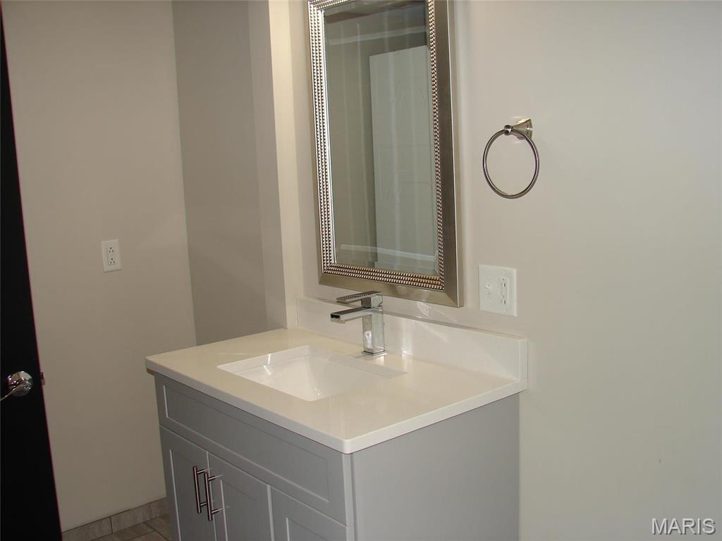 333 South Kansas Street, Unit 101 Edwardsville, IL 62025 - Photo 10 of 11