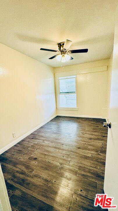 219 East 10th Street Long Beach, CA 90813 - Photo 16 of 26 a view of room