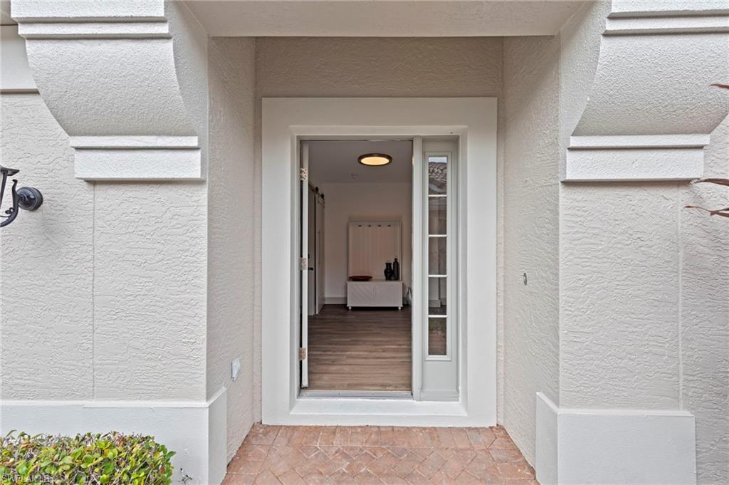 10037 Colonial Country Club Boulevard Fort Myers, FL 33913 - Photo 5 of 48