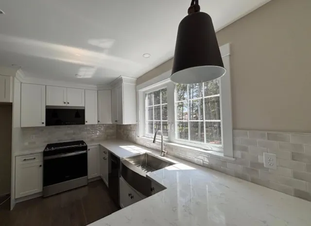 $669,900 | 14 Thompson Road, North Hampton, NH 03862