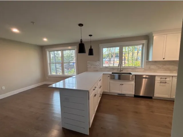 $669,900 | 14 Thompson Road, North Hampton, NH 03862