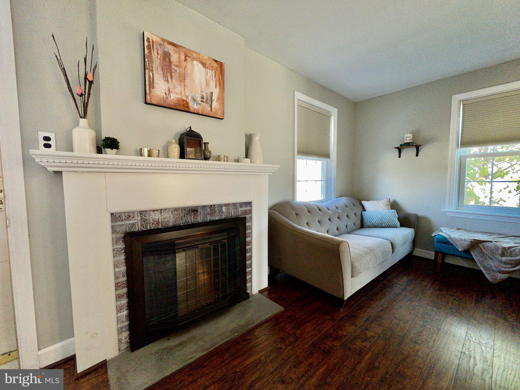 2354 Upper Barness Road Warrington, PA 18976 - Photo 22 of 55 Living room