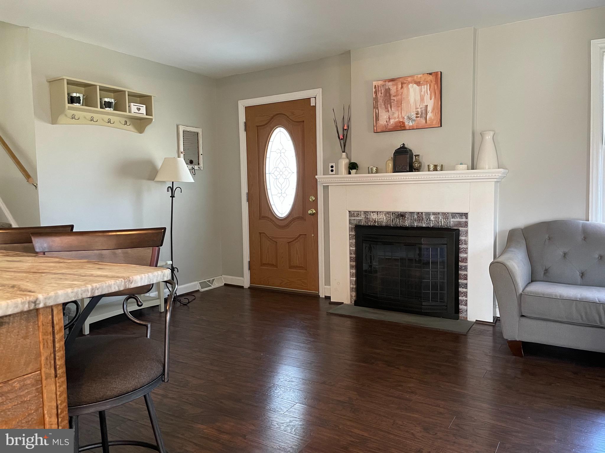 2354 Upper Barness Road Warrington, PA 18976 - Photo 24 of 55 Living room