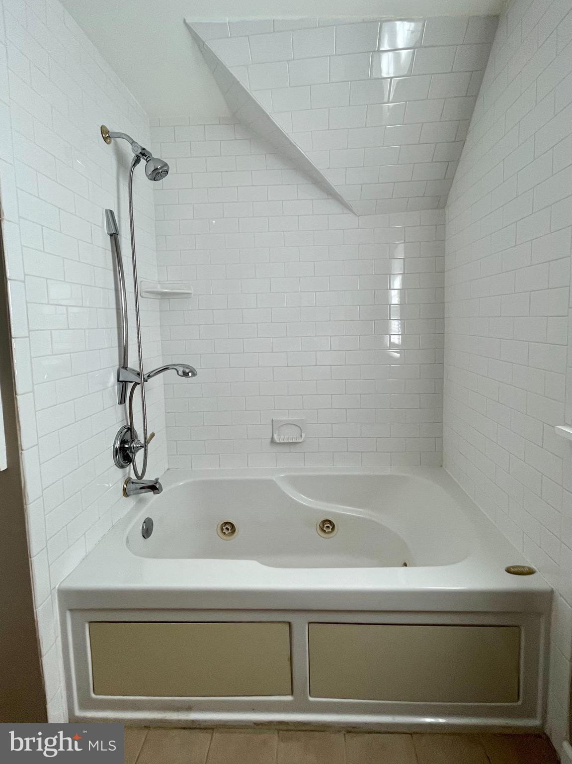 2354 Upper Barness Road Warrington, PA 18976 - Photo 45 of 55 Second full bath jacuzzi tub