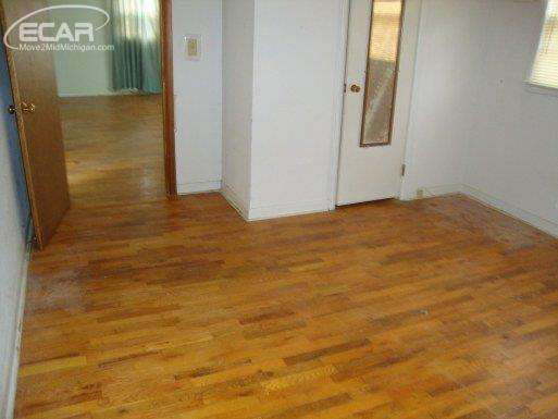 2330 Murphy Road Flint, MI 48504 - Photo 21 of 27 21243624-20.JPG