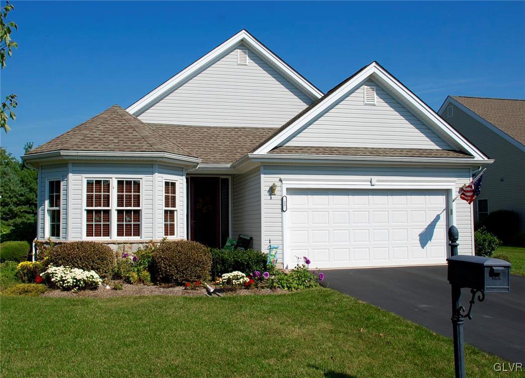 33 Inverness Lane Easton, PA 18045 - Photo 1 of 29 Gallery Image 1