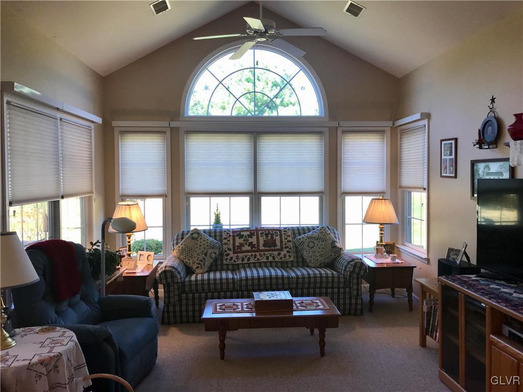 33 Inverness Lane Easton, PA 18045 - Photo 4 of 29 Gallery Image 4