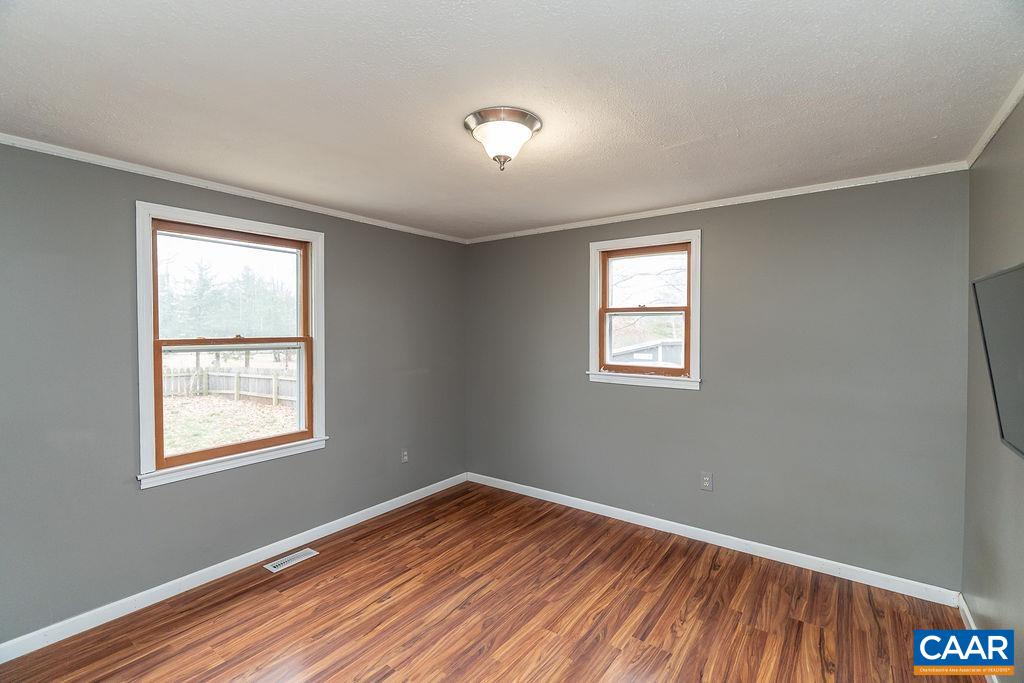 112 Pines Lane Shipman, VA 22971 - Photo 11 of 38