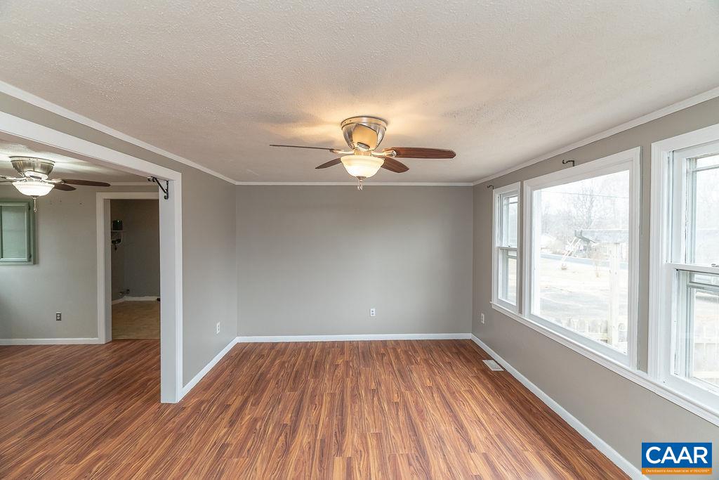 112 Pines Lane Shipman, VA 22971 - Photo 4 of 38