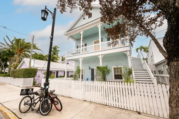 $779,000 | 906 Truman Avenue, Unit 2, Key West, FL 33040