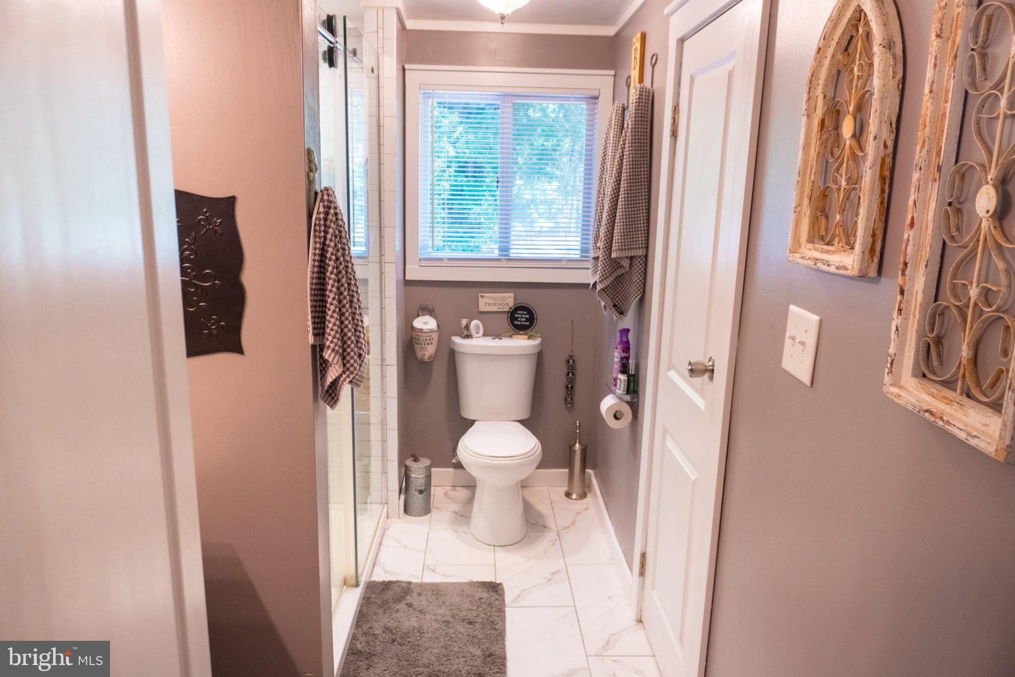 29 Friendship Road Southampton, NJ 08088 - Photo 15 of 28 Charming bathroom with natural light.
