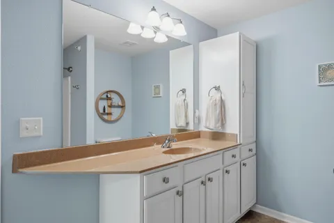 $329,900 | 370 East Veterans Way, Unit 5, Mukwonago, WI 53149