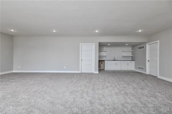 $774,950 | 23811 West 59th Terrace, Shawnee, KS 66226