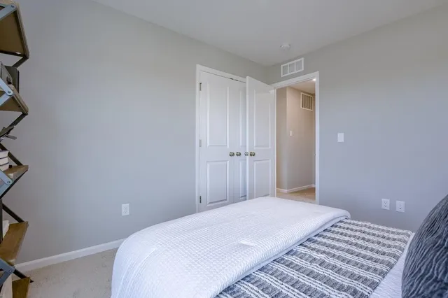 $380,442 | 121 Northwest Mulberry Court, Blue Springs, MO 64064