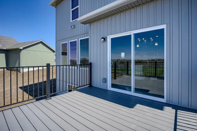 $380,442 | 121 Northwest Mulberry Court, Blue Springs, MO 64064