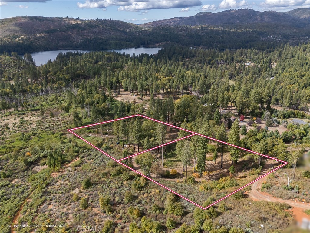 4023 Kakini Road Oroville, CA 95965 - Photo 3 of 54 a view of a balcony with an outdoor space and mountain view