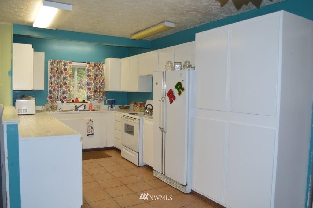 1611 Shahour Road Raymond, WA 98577 - Photo 7 of 25 Gallery Image 7