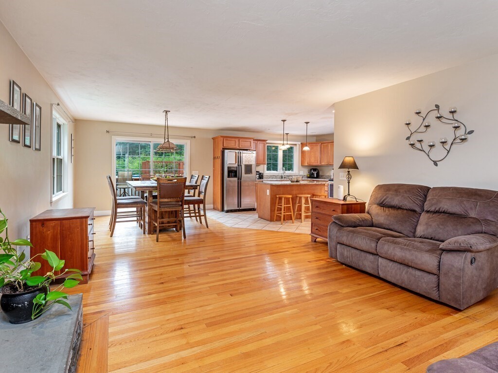 7 Cameron Drive Rutland, MA 01543 - Photo 6 of 29