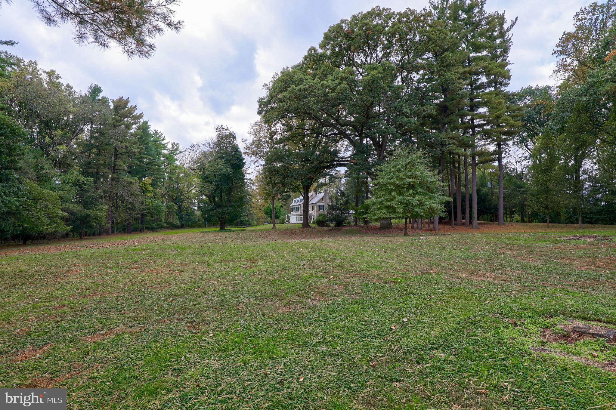 307 Oak Grove Road Reading, PA 19601 - Photo 11 of 80 Yard