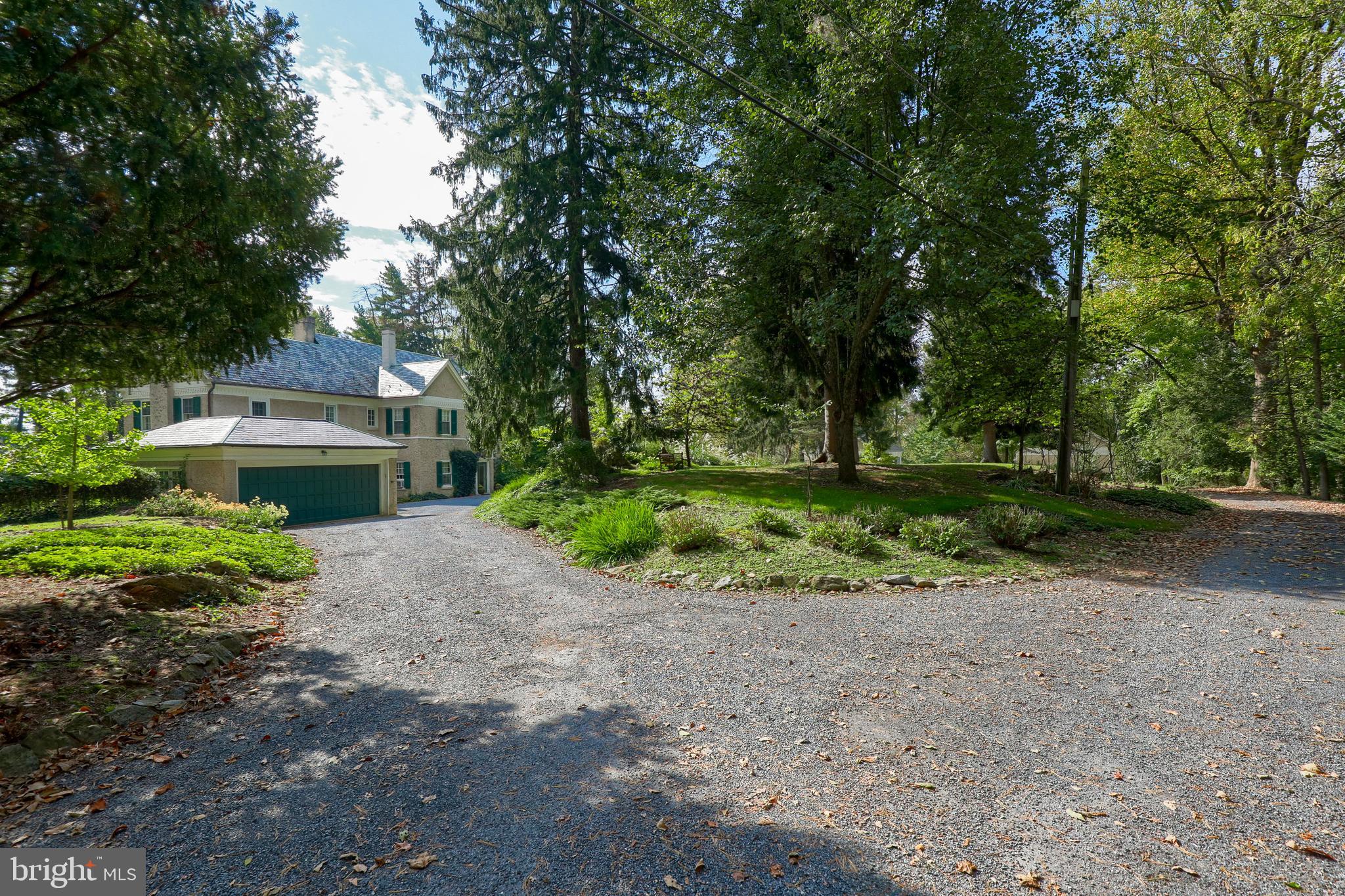 307 Oak Grove Road Reading, PA 19601 - Photo 14 of 80 Driveway