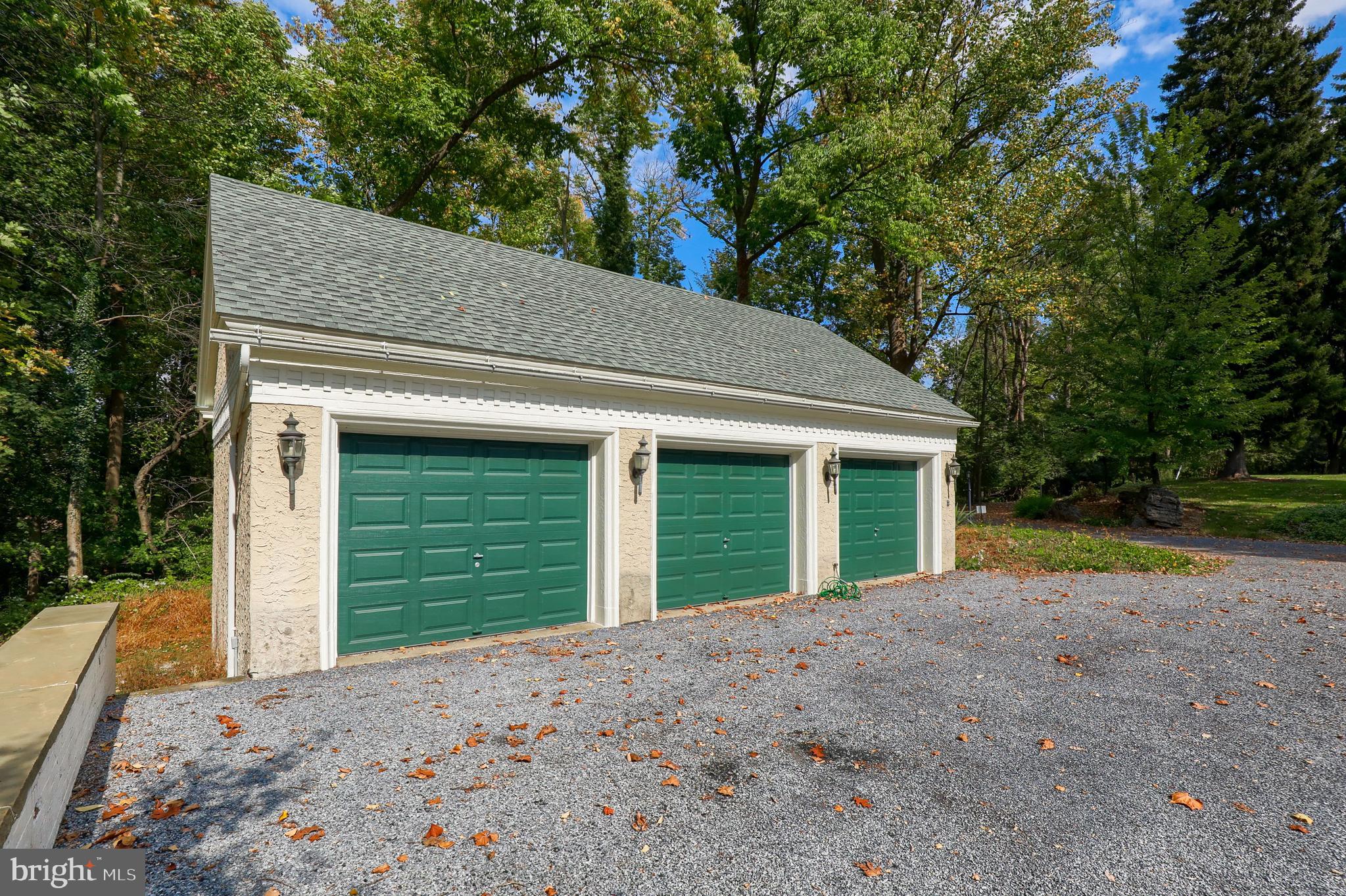 307 Oak Grove Road Reading, PA 19601 - Photo 17 of 80 Detached Garage 1