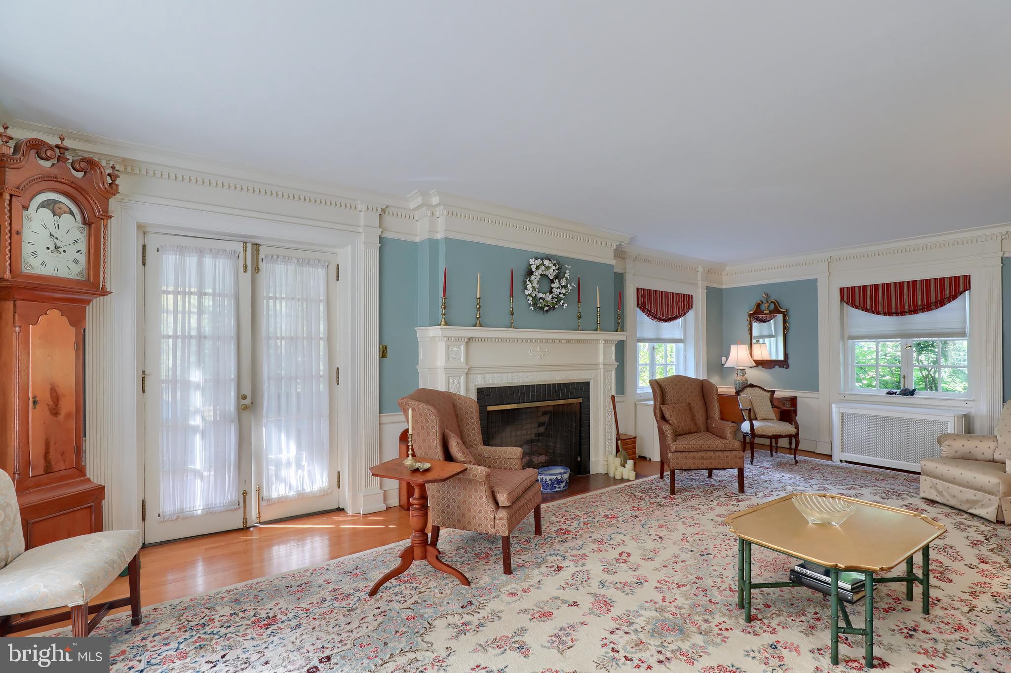 307 Oak Grove Road Reading, PA 19601 - Photo 33 of 80 Living Room