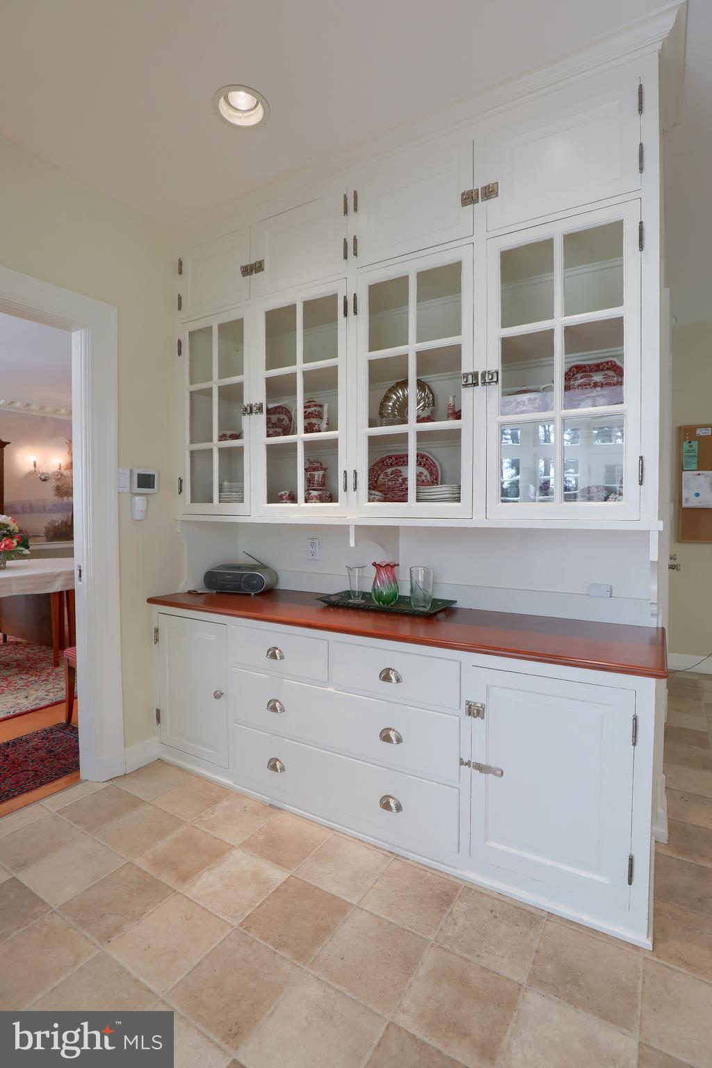 307 Oak Grove Road Reading, PA 19601 - Photo 45 of 80 Butlers Pantry