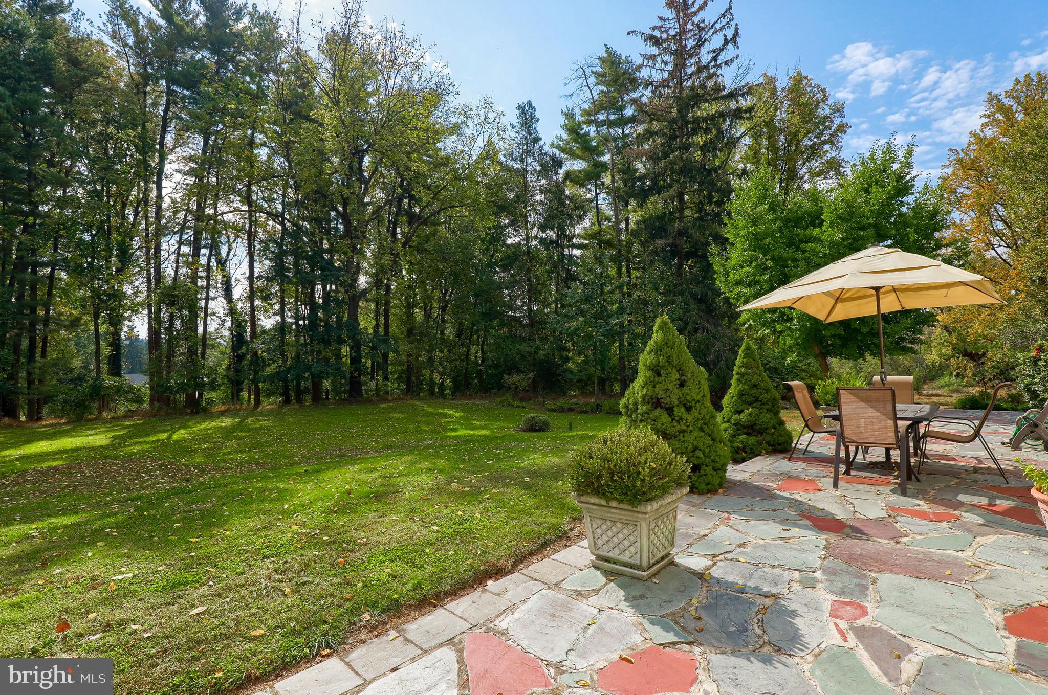 307 Oak Grove Road Reading, PA 19601 - Photo 9 of 80 Patio