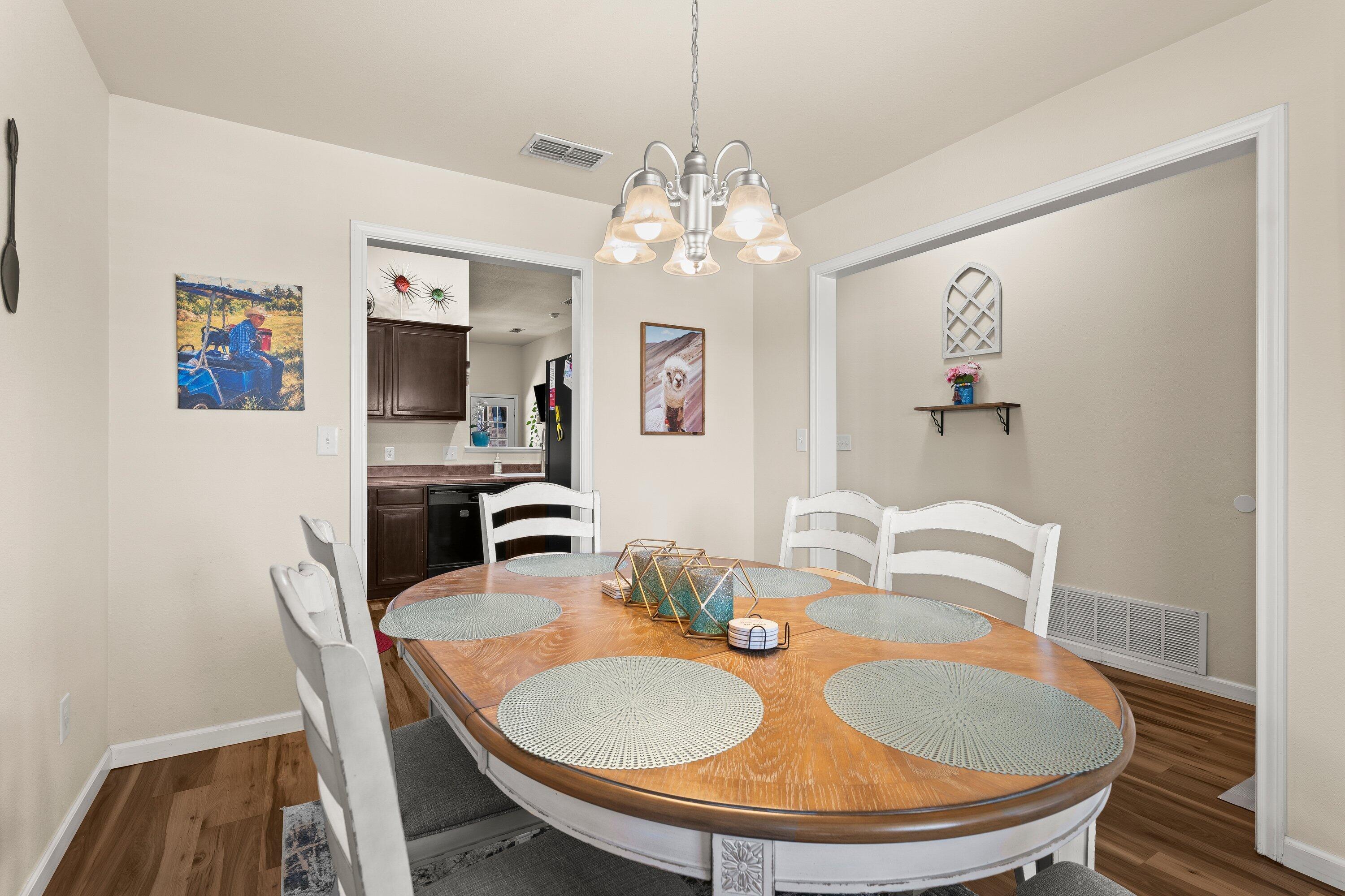 5607 108th Street Lubbock, TX 79424 - Photo 9 of 19 dining room