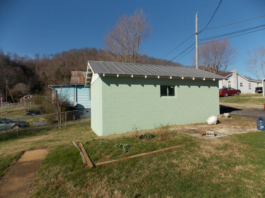 117 Bellamy Road Gate City, VA 24251 - Photo 11 of 24 Detached garage