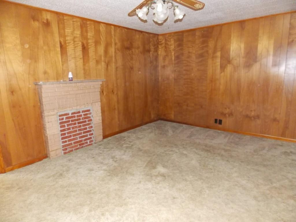 117 Bellamy Road Gate City, VA 24251 - Photo 2 of 24 Living room