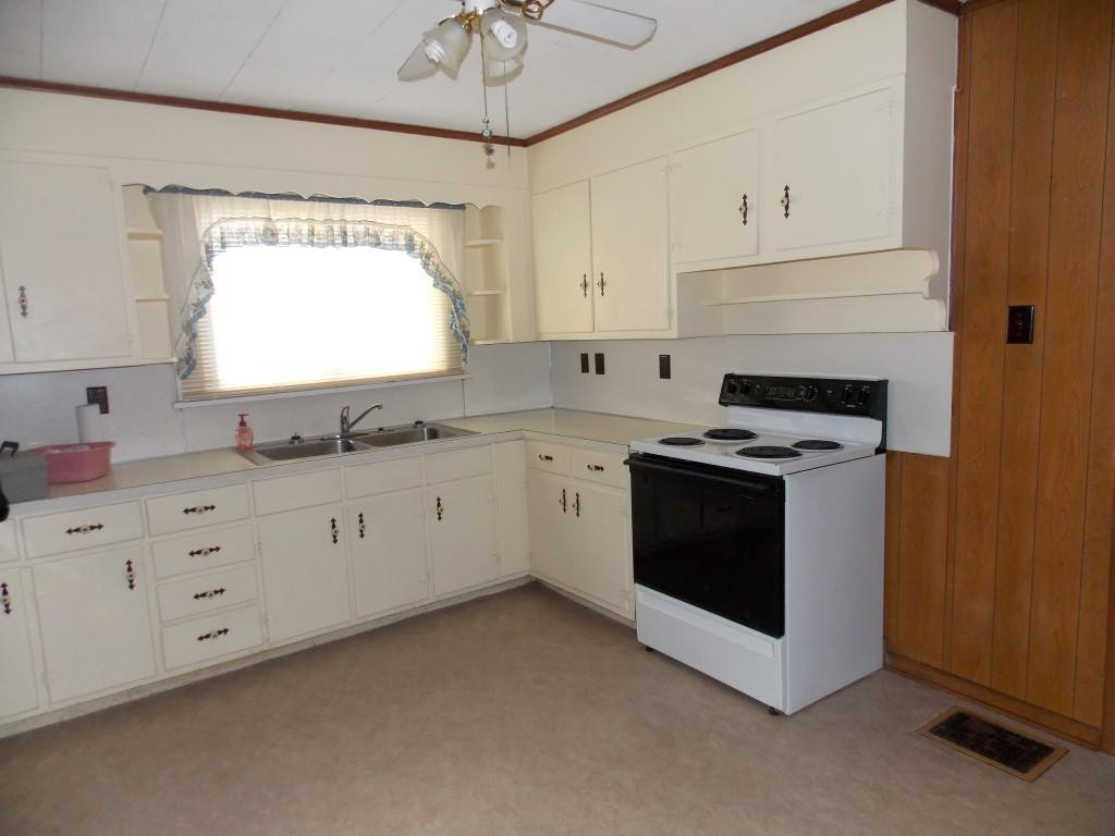 117 Bellamy Road Gate City, VA 24251 - Photo 3 of 24 Kitchen