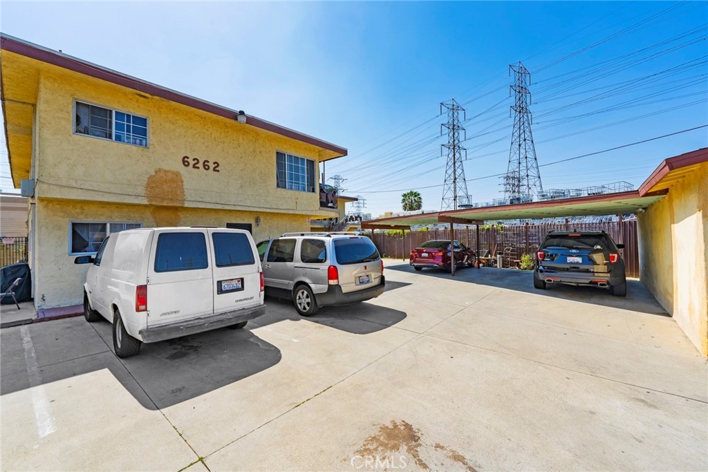 6260 Ferguson Drive Commerce, CA 90022 - Photo 11 of 28 a bus parked in front of a building