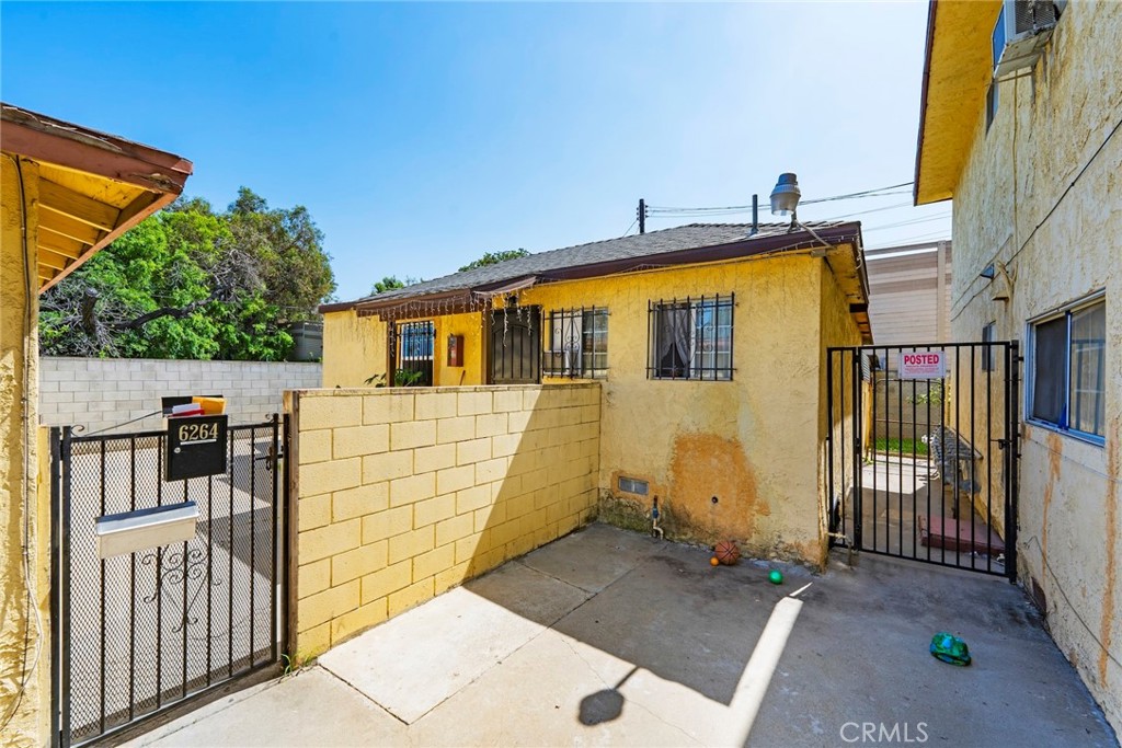 6260 Ferguson Drive Commerce, CA 90022 - Photo 7 of 28 a front view of a house with a garage