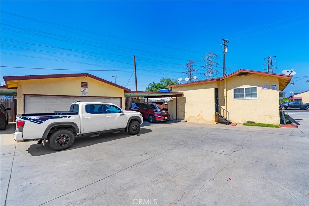 6260 Ferguson Drive Commerce, CA 90022 - Photo 10 of 28 a car parked in front of a house