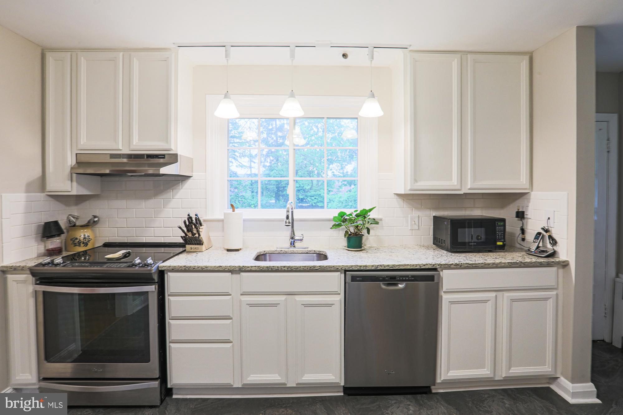 1607 Myamby Road Towson, MD 21286 - Photo 11 of 49 Granite Counters